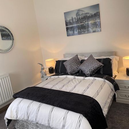 Tollgate House - Luxury Cozy Cottage - Huge Hot Tub - Alton Towers チードル エクステリア 写真
