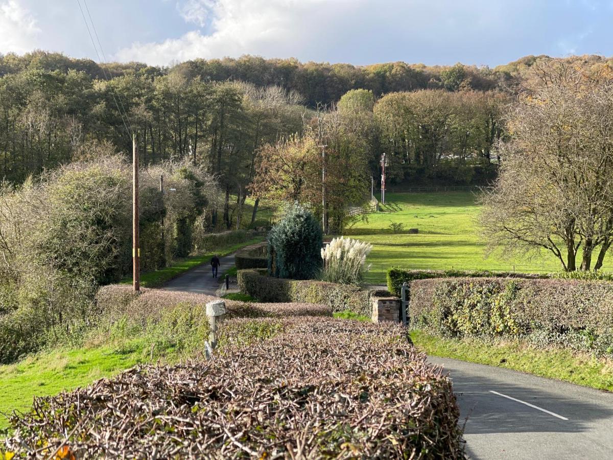 Tollgate House - Luxury Cozy Cottage - Huge Hot Tub - Alton Towers チードル エクステリア 写真