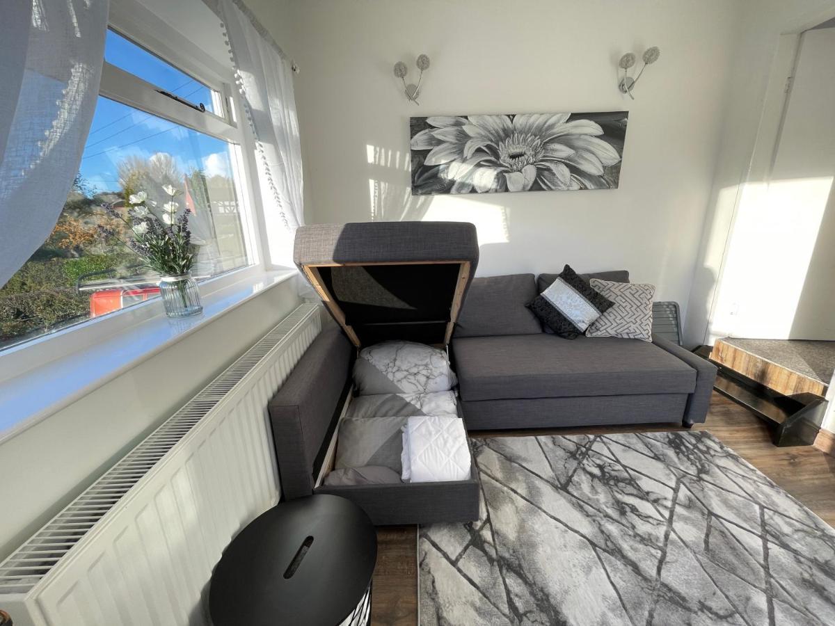 Tollgate House - Luxury Cozy Cottage - Huge Hot Tub - Alton Towers チードル エクステリア 写真