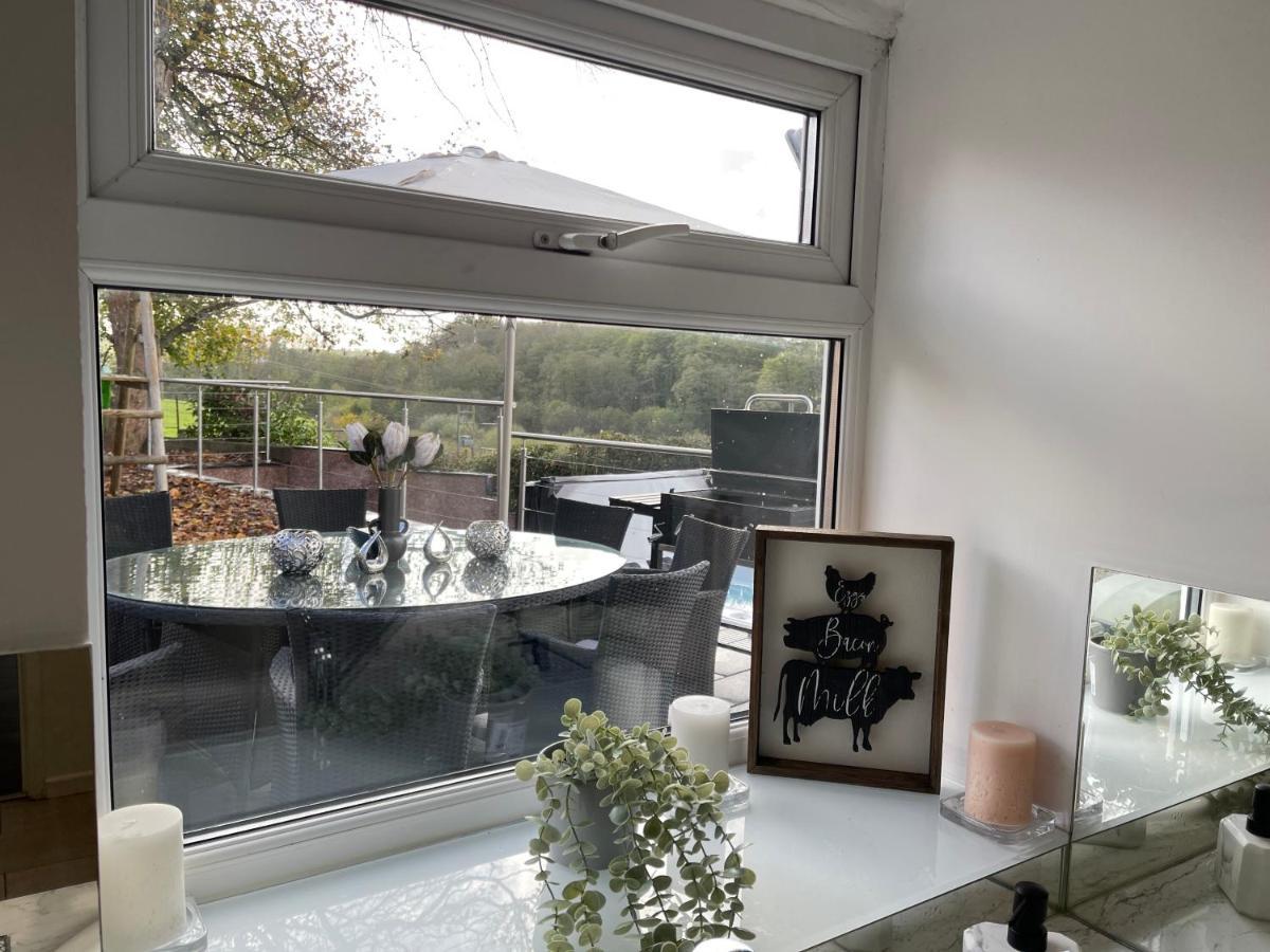 Tollgate House - Luxury Cozy Cottage - Huge Hot Tub - Alton Towers チードル エクステリア 写真
