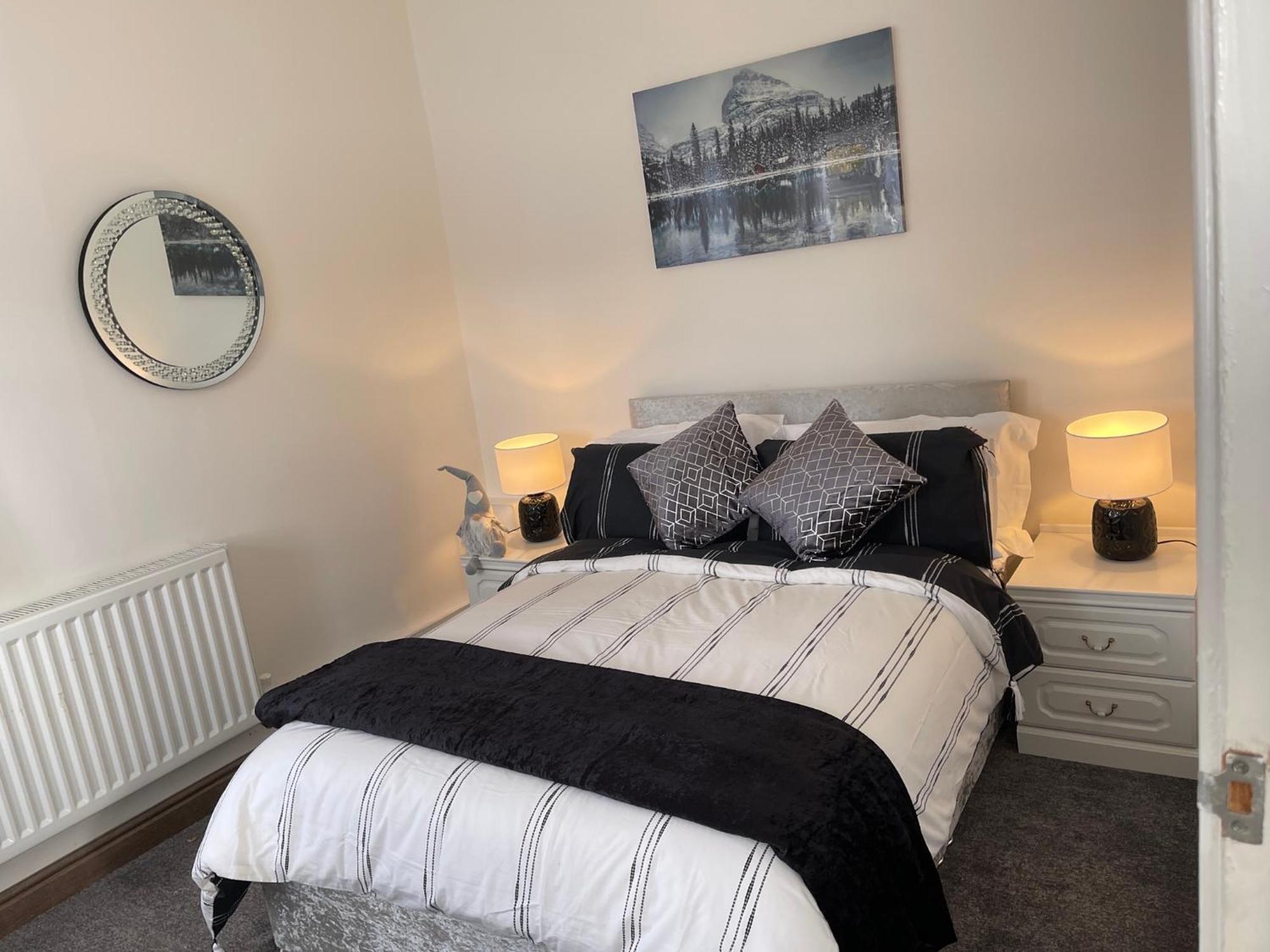 Tollgate House - Luxury Cozy Cottage - Huge Hot Tub - Alton Towers チードル エクステリア 写真